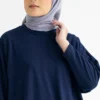 baju biru navy cocok dengan jilbab warna apa? Berikut Rekomendasi Kombinasinya