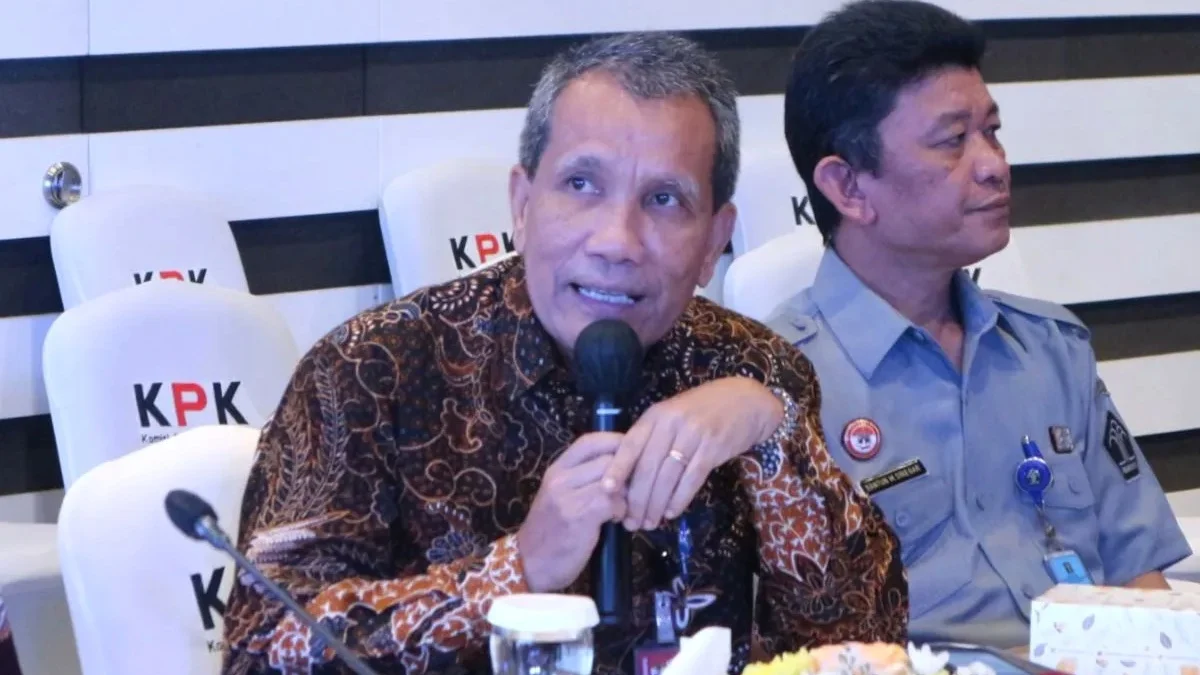 Deputi Bidang Pencegahan dan Monitoring KPK Pahala Nainggolan jelaskan data bansos