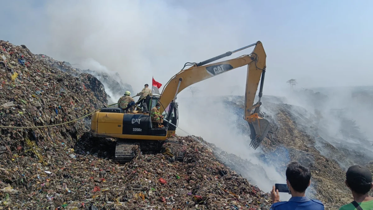 tpa kopiluhur terbakar