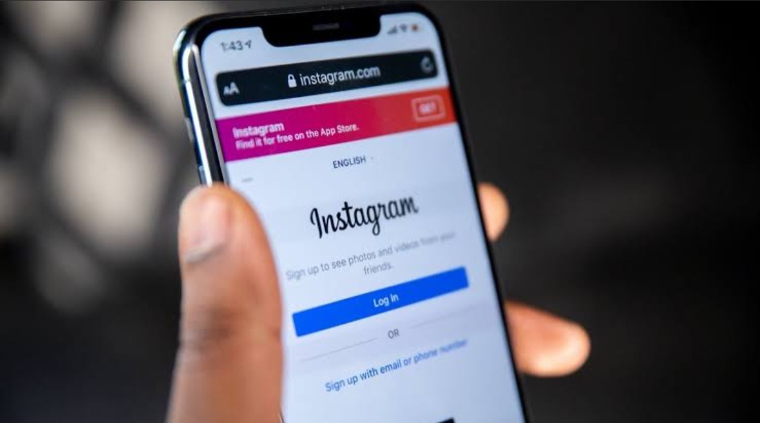 Instagram Uji Coba Fitur Baru Sticker Foto