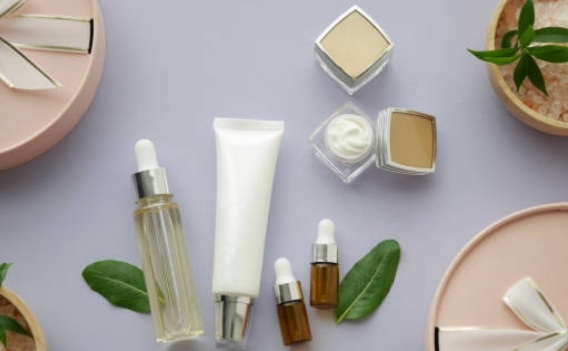 Ini Dia 12 Produk Skincare Penghilang Flek Hitam di Wajah Terbaik