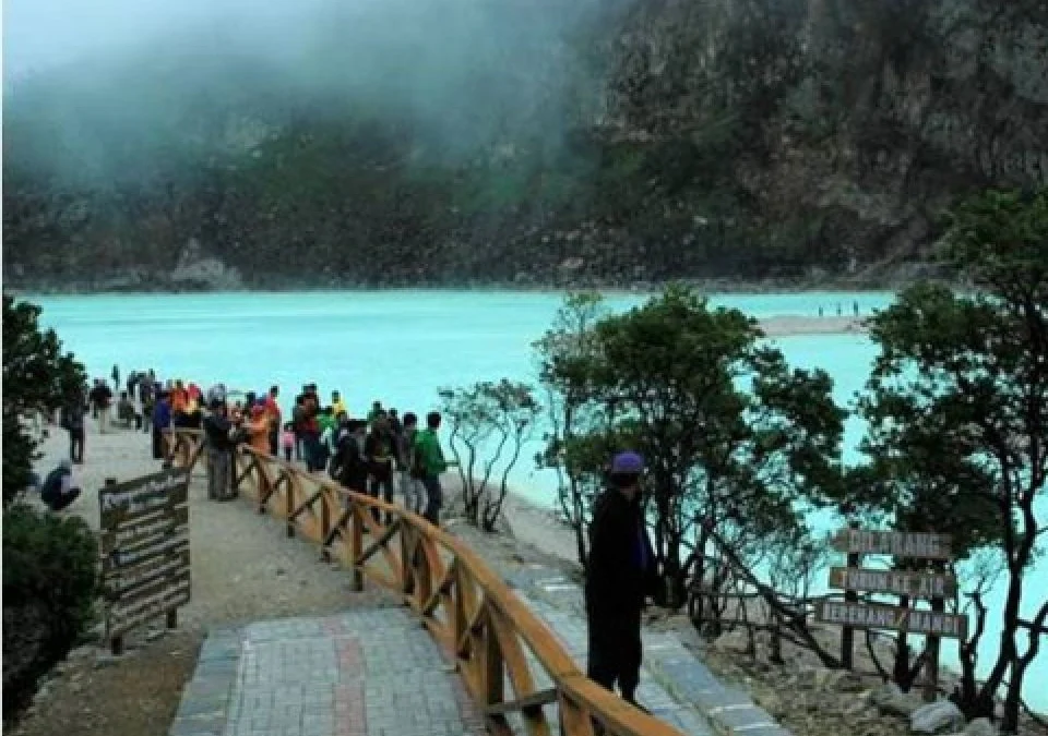 Wisata Populer Kawah Putih Ciwidey Bandung