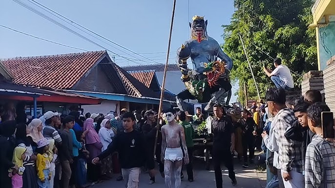 PESTA SERANG ADALAH BUDAYA DAN DRADISI YANG HARUS DI LESTARIKAN