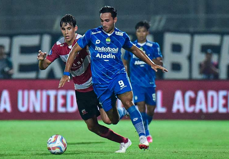 Borneo berhasil jaga jarak dari Persib Bandung