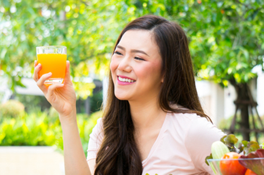 Minum Jus Ini Secara Rutin membantu menghilangkan Bekas Jerawat di Muka