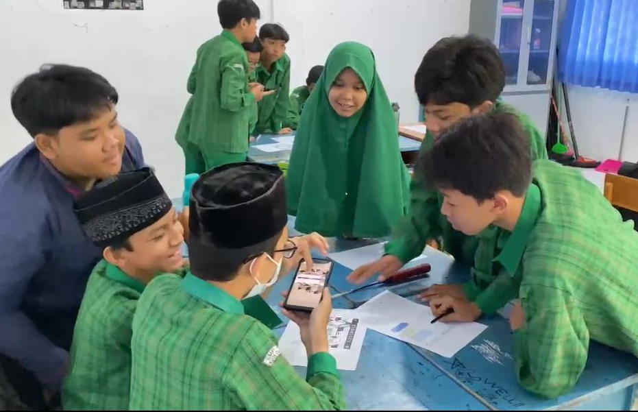 SMP CIS Full Day & Boarding Manfaatkan AI dalam Pembelajaran