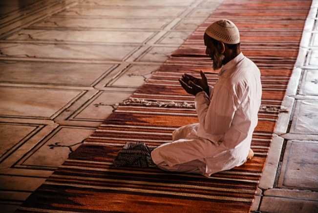 Bacaan Dzikir Setelah Shalat Fardhu Sesuai Sunnah