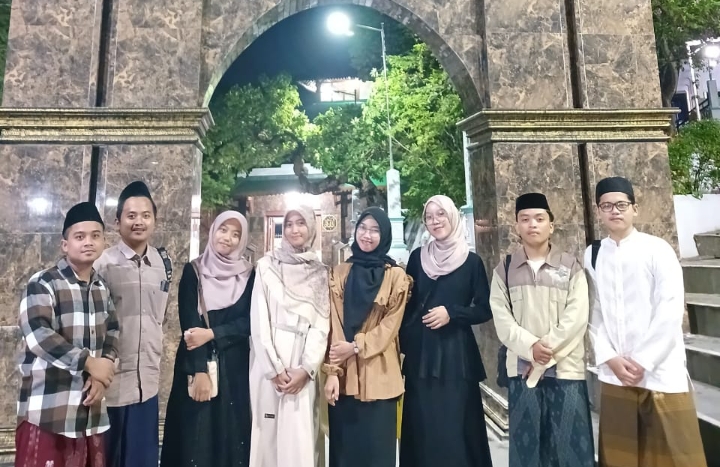 Alumni Pondok Pesantren Al-Hikmah