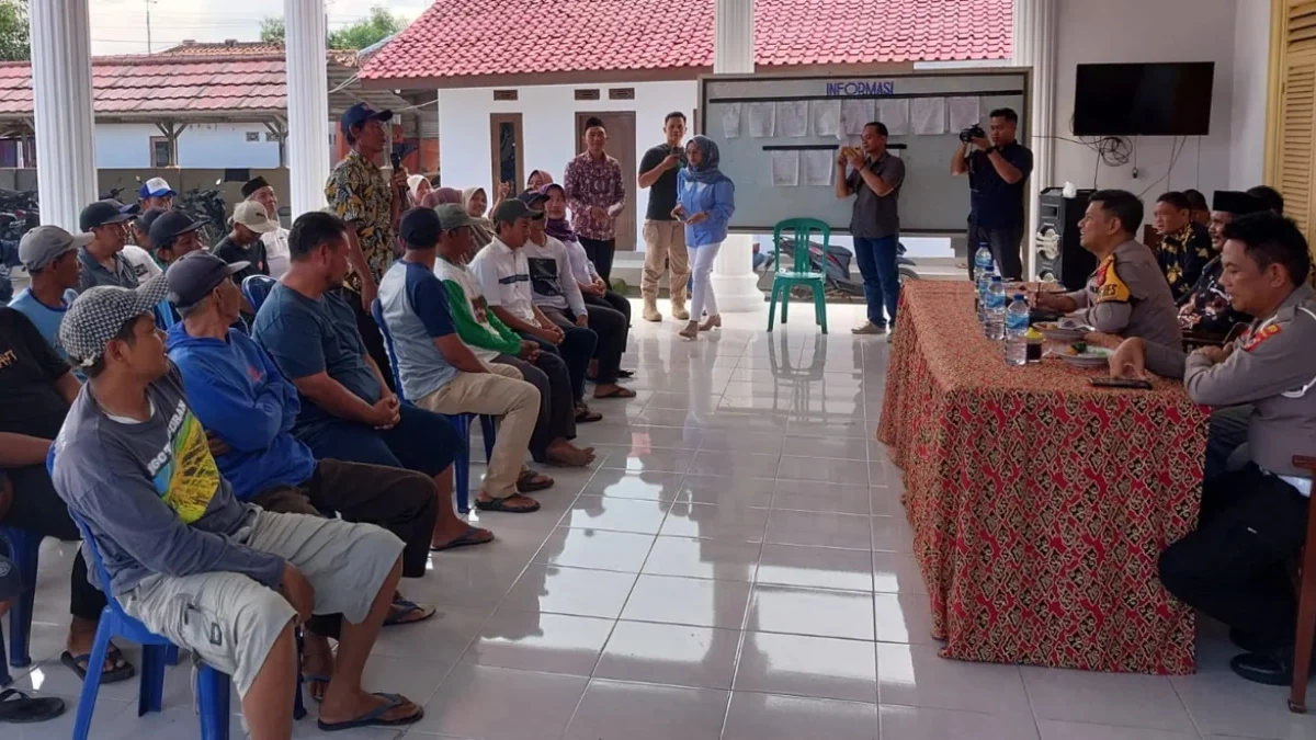 Petani asal Desa Kedungdalem curhat terkait persoalan pertanian kepada pihak Polresta Cirebon.