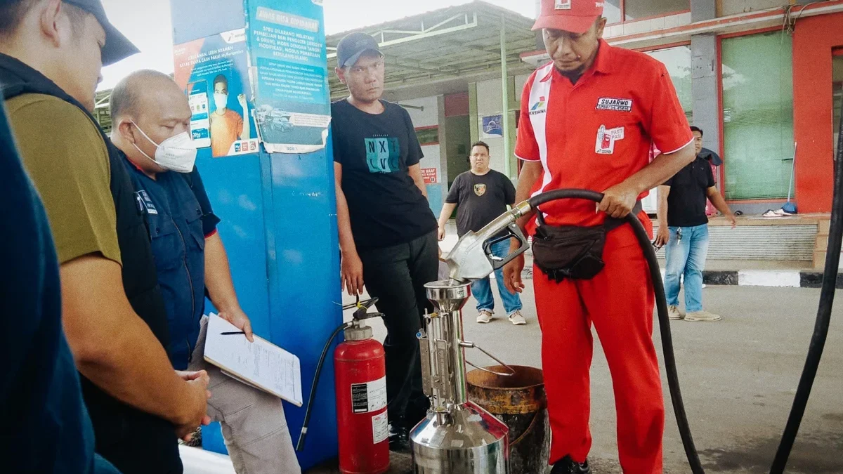 Satreskrim Polres Majalengka melakukan sidak di SPBU Kecamatan Kadipaten, Kabupaten Majalengka.