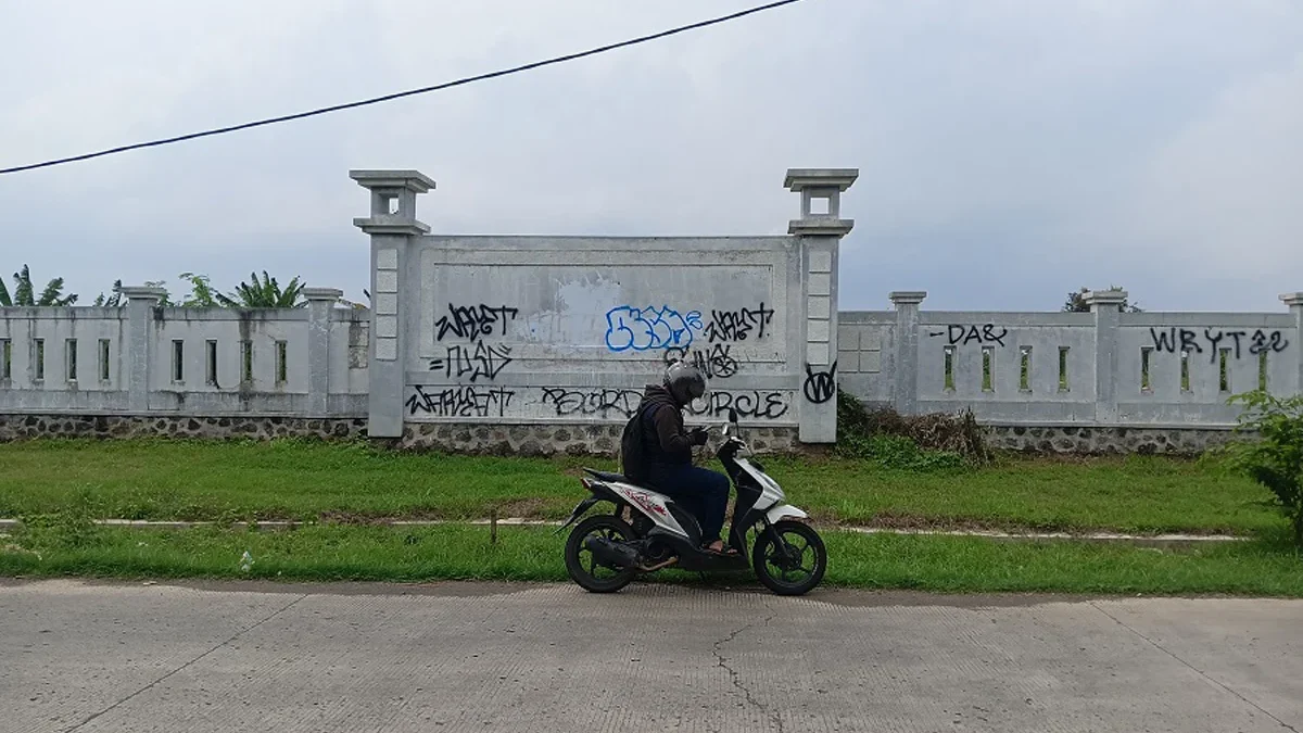 Balai Latihan Kerja (BLK) di Blok Bagung, Desa Ligung Lor, Kecamatan Ligung. 