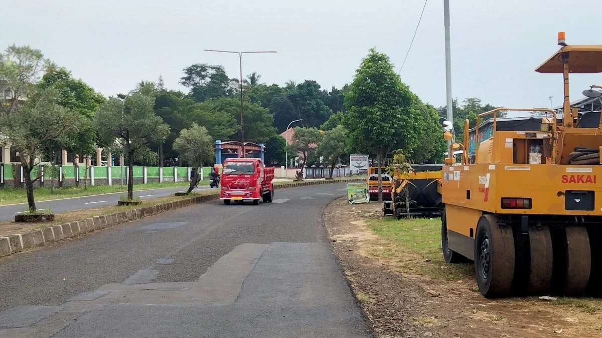 Jalintim atau jalan lingkar timur sepanjang hingga 2 kilometer akan direhabilitasi dengan adanya anggaran bant