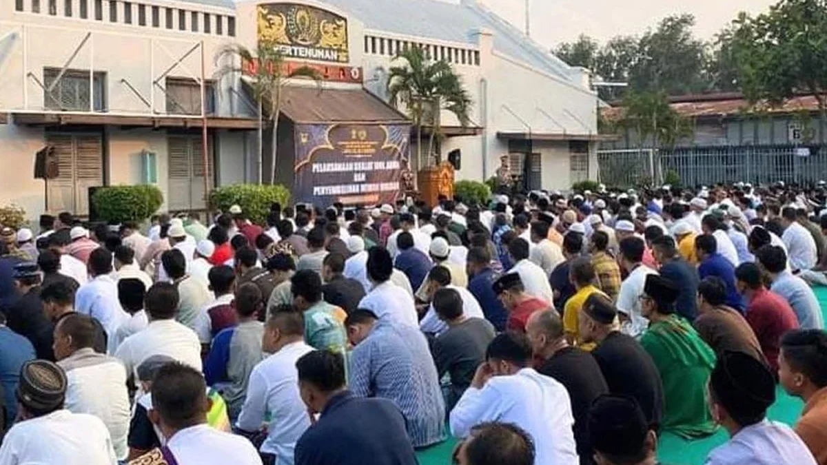 Lapas Cirebon menyelanggarakan salat Idul Adha untuk warga binaan.