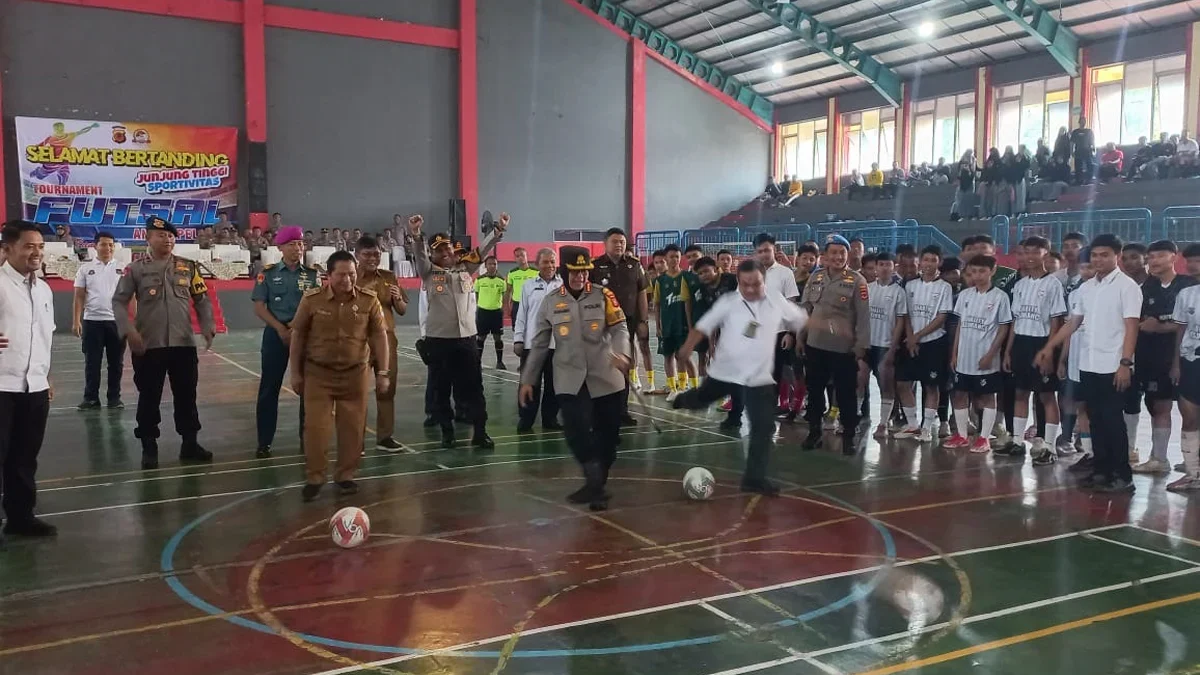 Kapolresta Cirebon Kombes Pol Sumarni dan Kepala Dinas Pemuda dan Olahraga (Dispora) Kabupaten Cirebon Ikin As