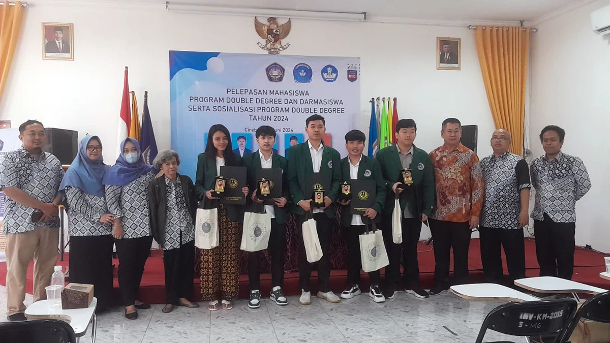 STMIK IKMI Cirebon menggelar acara pelepasan bagi lima mahasiswa asing yang mengikuti program Double Degree da