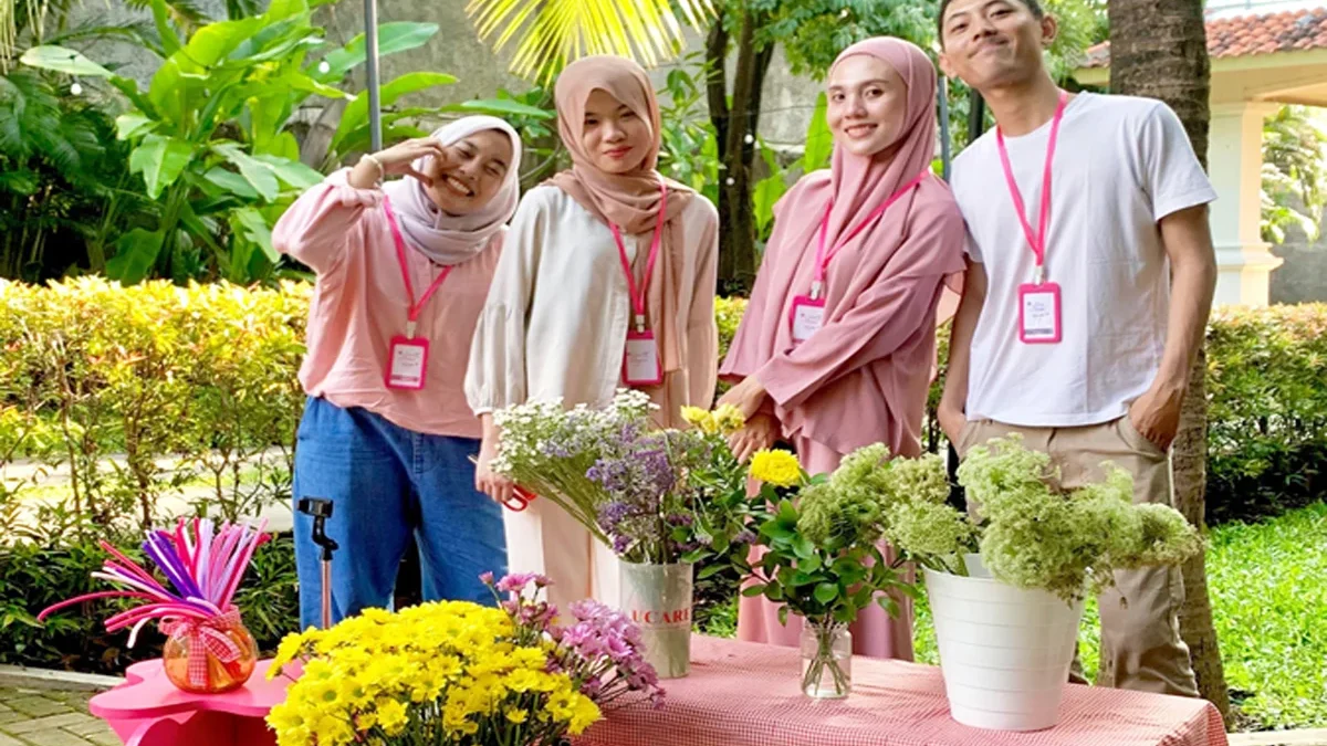 Kakak Beradik Kembangkan Flower dan Gift Shop via TikTok