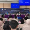 Presiden Direktur & CEO XL Axiata, Dian Siswarini juga memberikan kuliah umum kepada mahasiswa UNIGA