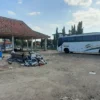 Terminal Losari terlihat sepi dan kumuh. foto: deni hamdani/radarcirebon