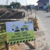 Tebing Sungai Cisanggarung di Desa Kalibuntu Kecamatan Pabedilan