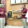 Produk hasil karya warga binaan Lapas Kelas I Cirebon dipajang di Mall UKM Kota Cirebon.