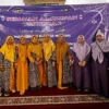 Para pengurus dan panitia semaan MHQN Kabupaten Cirebon foto bersama usai kegiatan, Minggu (4/8).