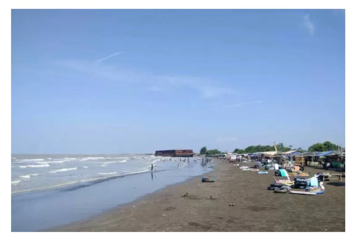 3 Rekomendasi Pantai di Indramayu: Destinasi Wisata Tersembunyi yang ...