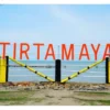 Pantai Tirtamaya: Pesona Pantai Viral di Indramayu.