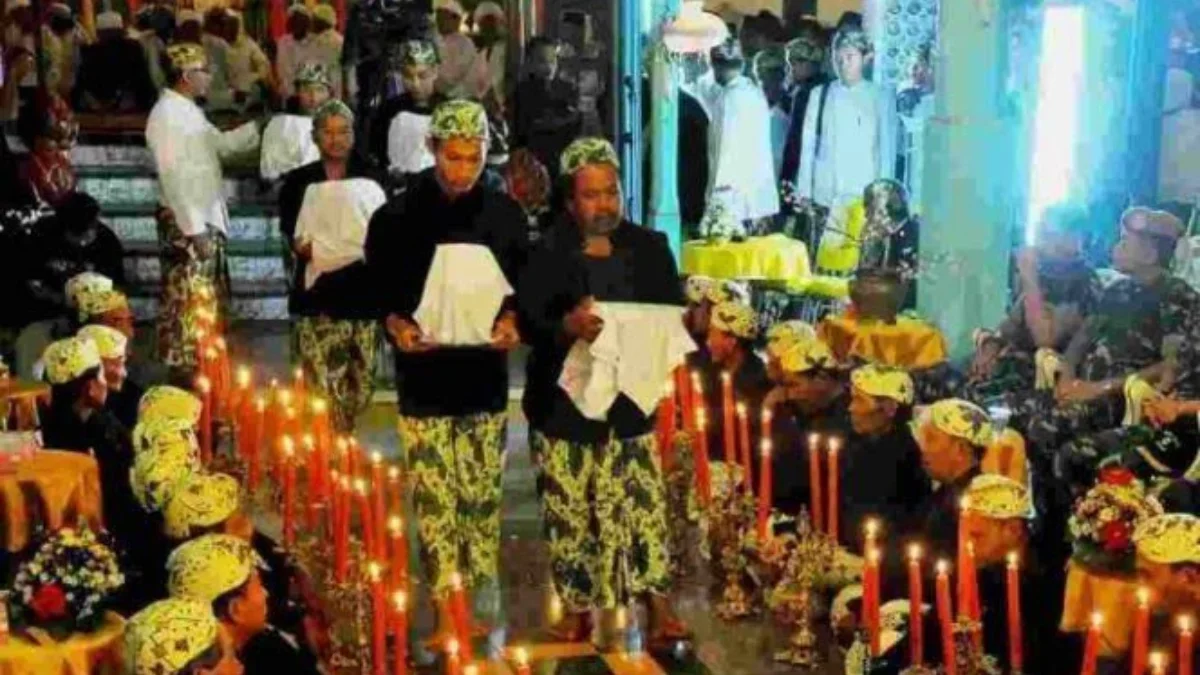 Kenali Tradisi Muludan Masyarakat Cirebon : Dari Upacara Hingga Kegiatan Sosial.