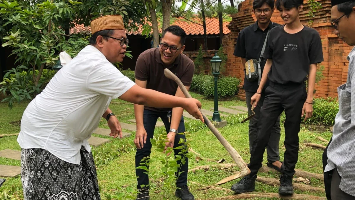 Peduli Isu Lingkungan, GusDurian Cirebon Menggelar Sharing Session dan Penanaman Pohon Bersama Komunitas Linta