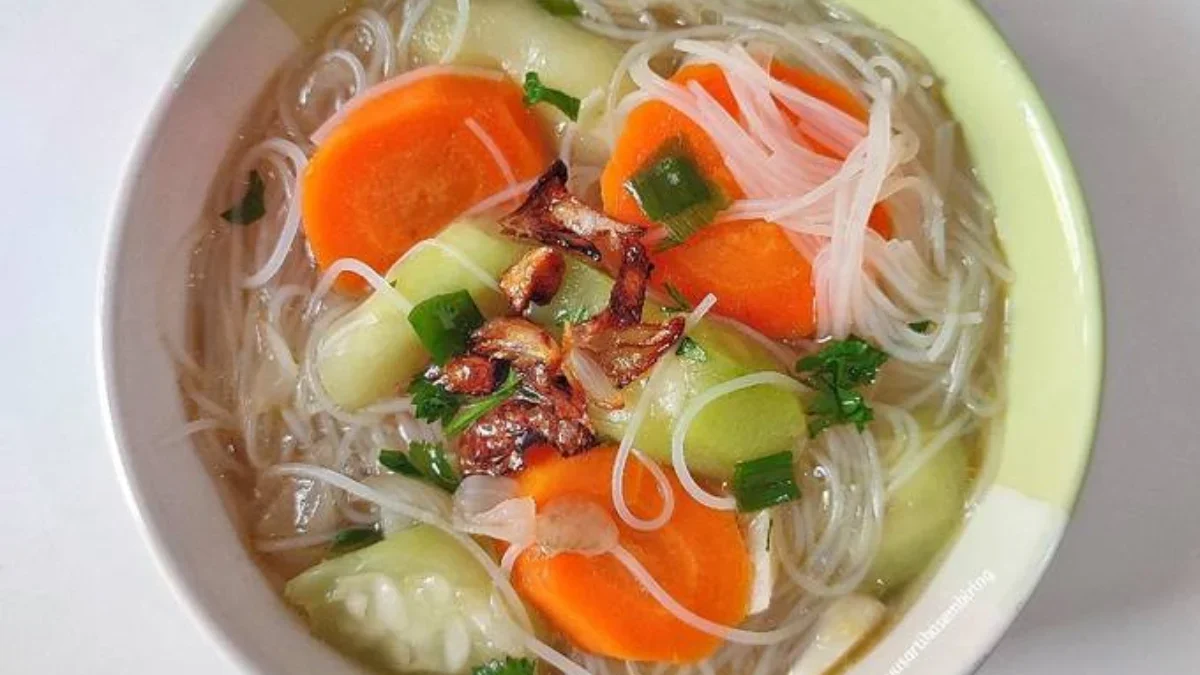 Sayur Bening Oyong Wortel & Bihun