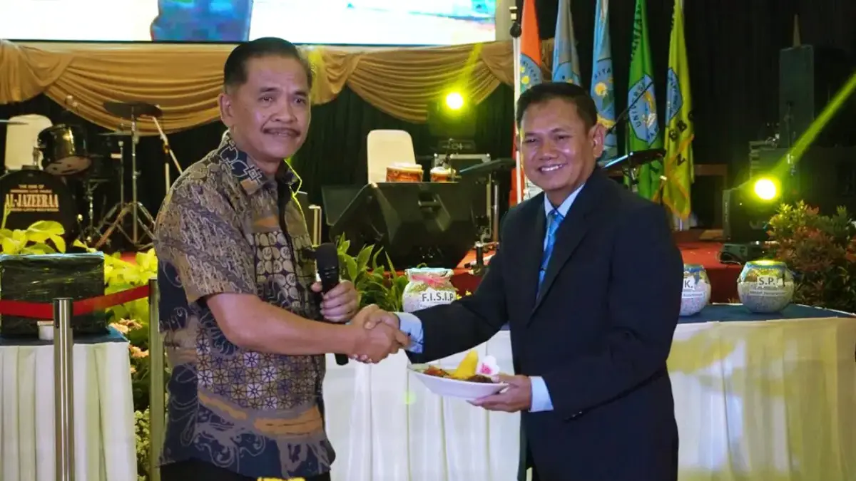 ektor UGJ Cirebon