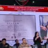 polri pastikan jokowi lulusan UGM
