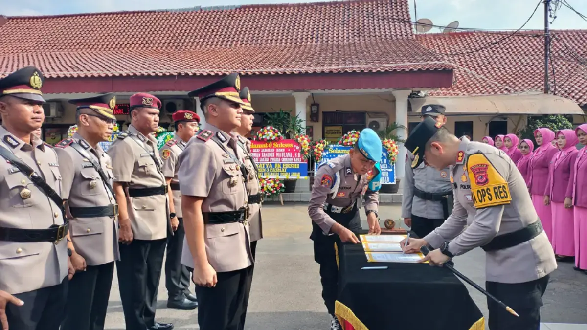 Upacara sertijab lima PJU Polres Cirebon Kota