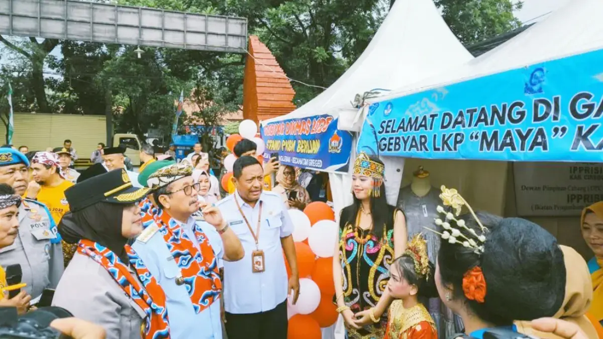 Bupati Cirebon Drs H Imron