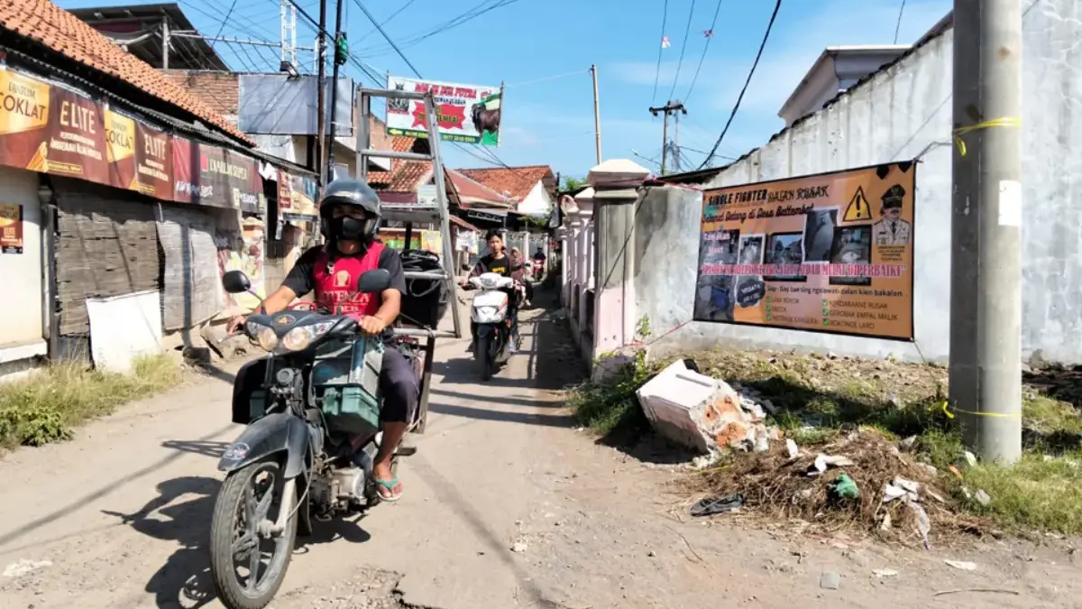 jalan di Desa Battembat