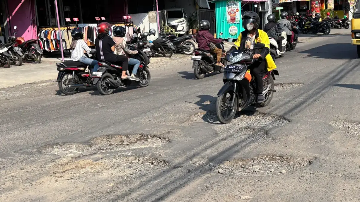 Kondisi jalan rusak