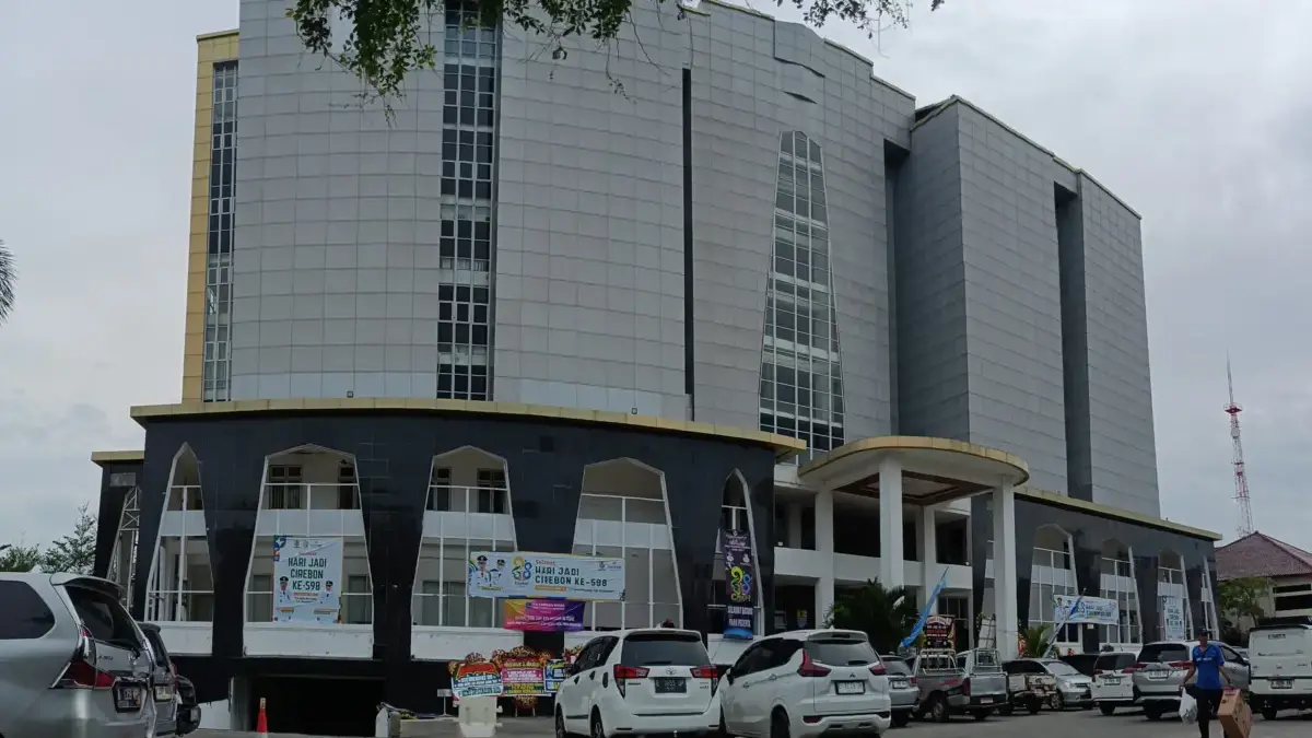 rekomendasi polban atas gedung setda kota cirebon