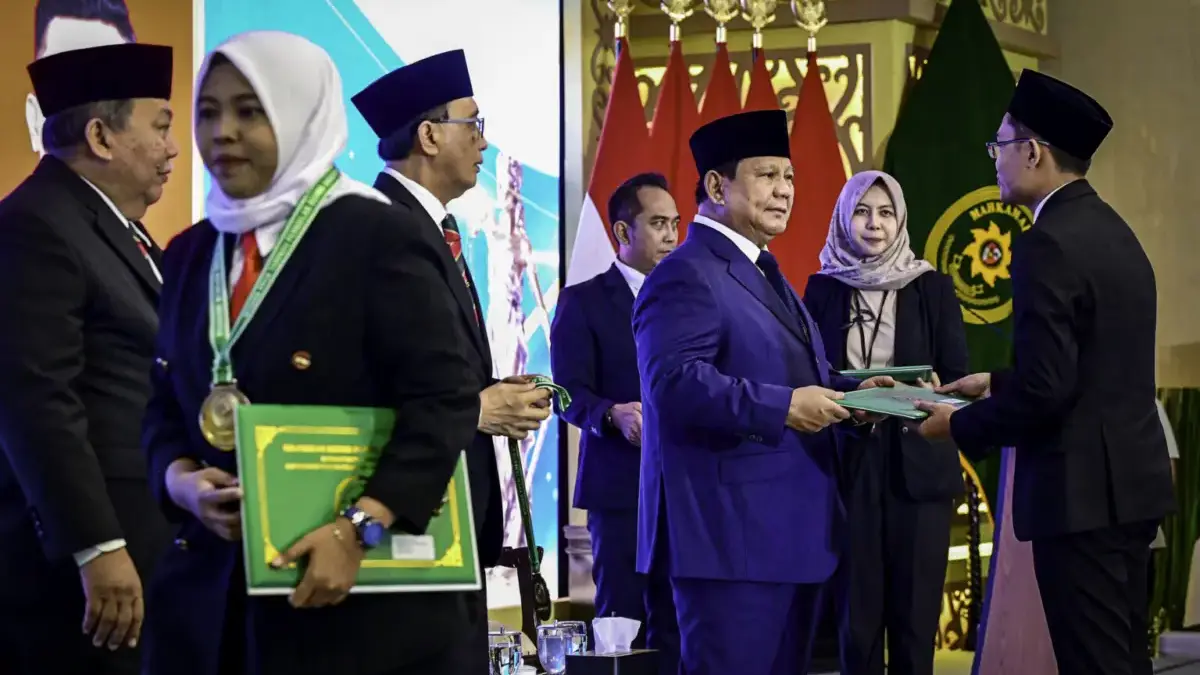 gaji hakim wakil tuhan naik 280 persen