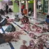 Warga RT 03 Mekar Sicalung melaksanakan kurban