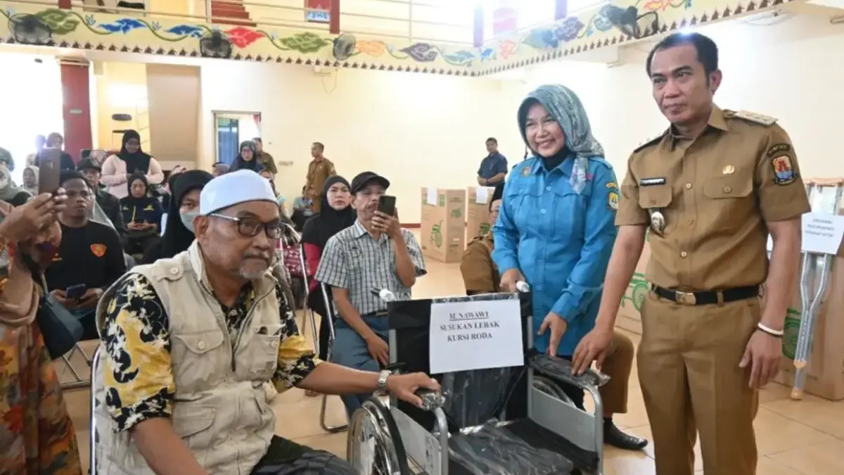 Kadinsos Kabupaten Cirebon Dra Indra Fitriani MM