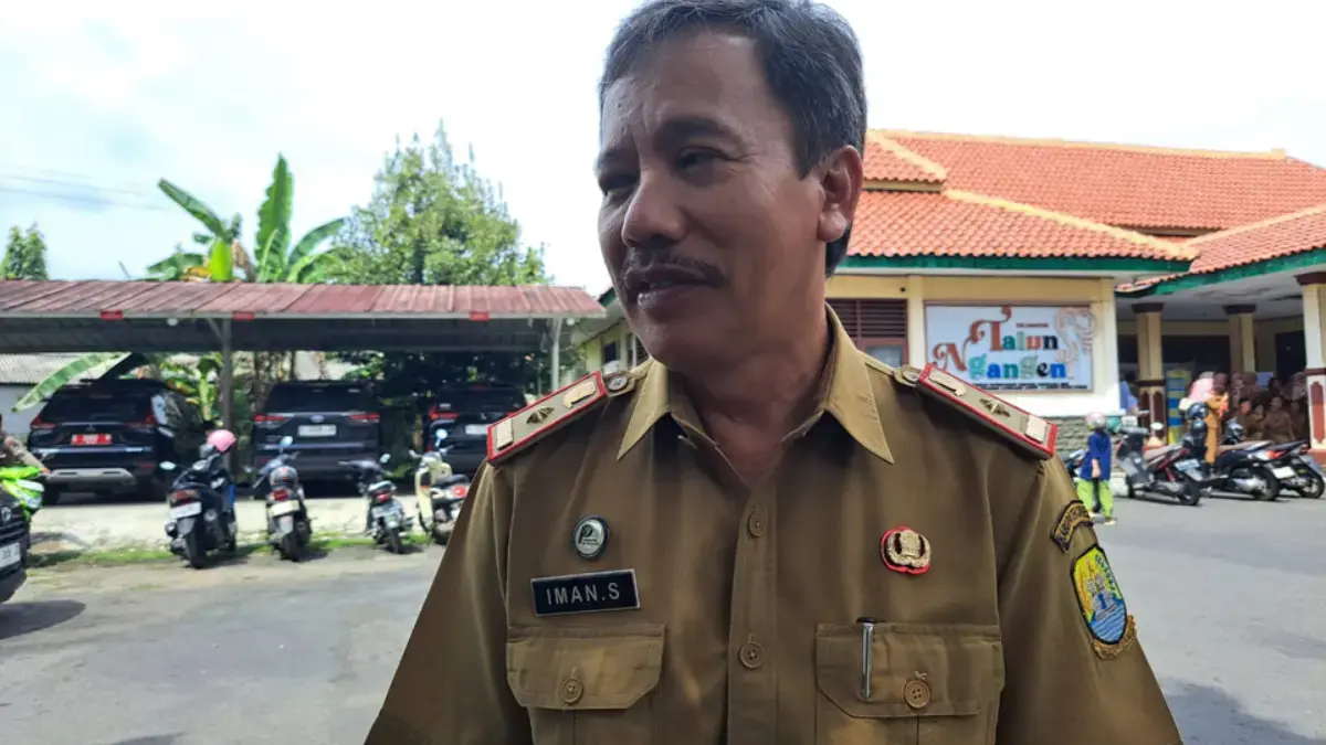 Kepala Disdukcapil Kabupaten Cirebon Iman Supriyadi