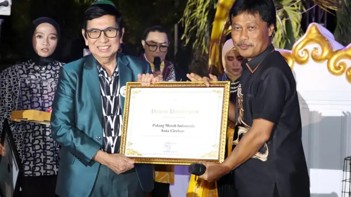 Ketua PMI Kota Cirebon, dr H M Edial Sanif SpJP FIHA