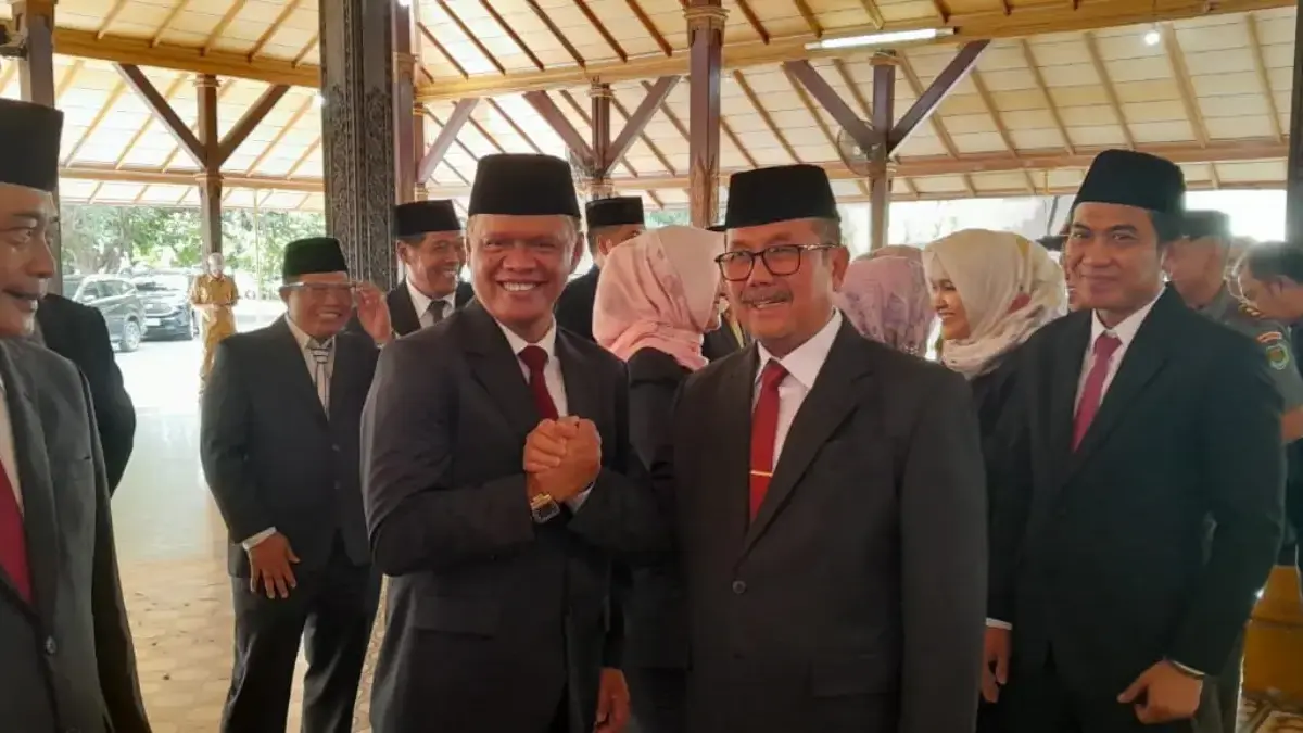 sekda kabupaten cirebon dicopot