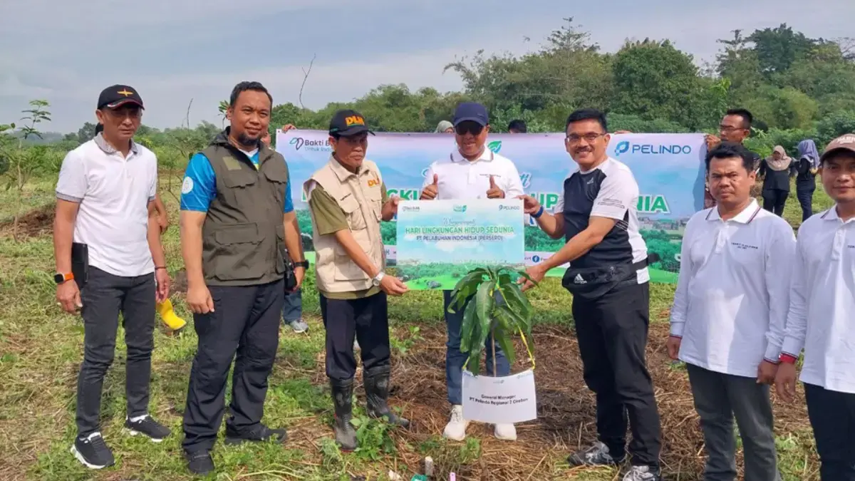 Penanaman pohon mangga di Eks TPA Grenjeng