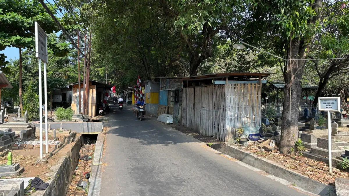 Bangunan liar di area TPU Kemlaten