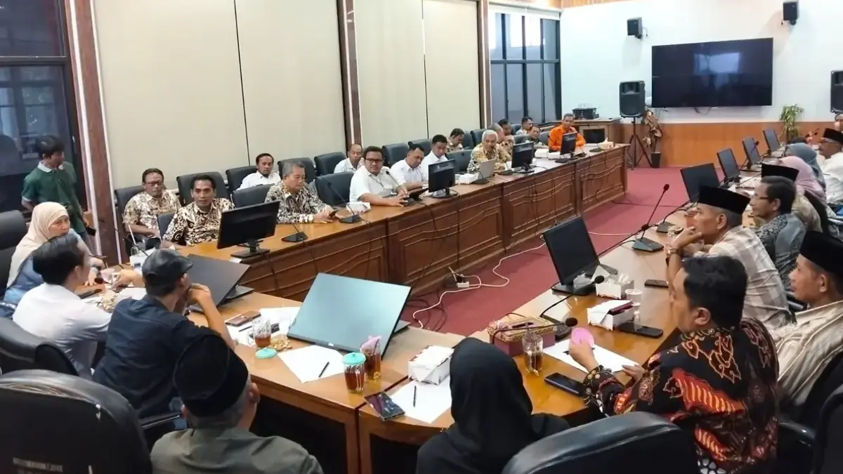 Banjir rob di Desa Ambulu