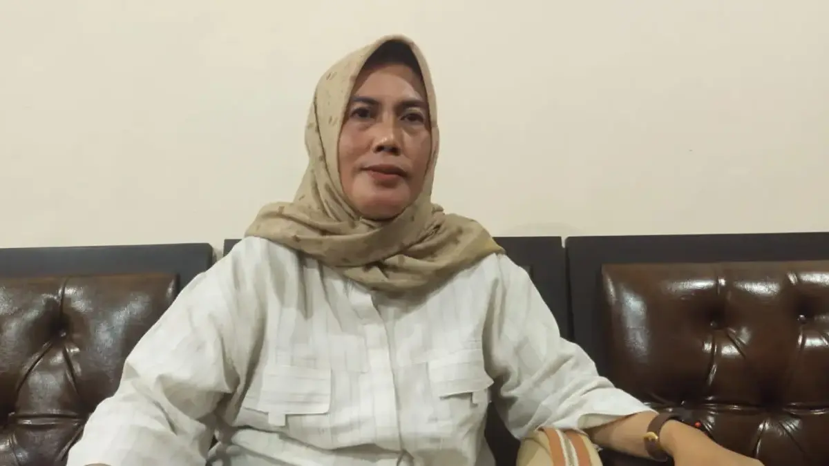 Ketua Komisi I DPRD Kabupaten Cirebon, Hj Rohayati AMd