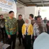 penyaluran bantuan pangan di Desa Sudimampir