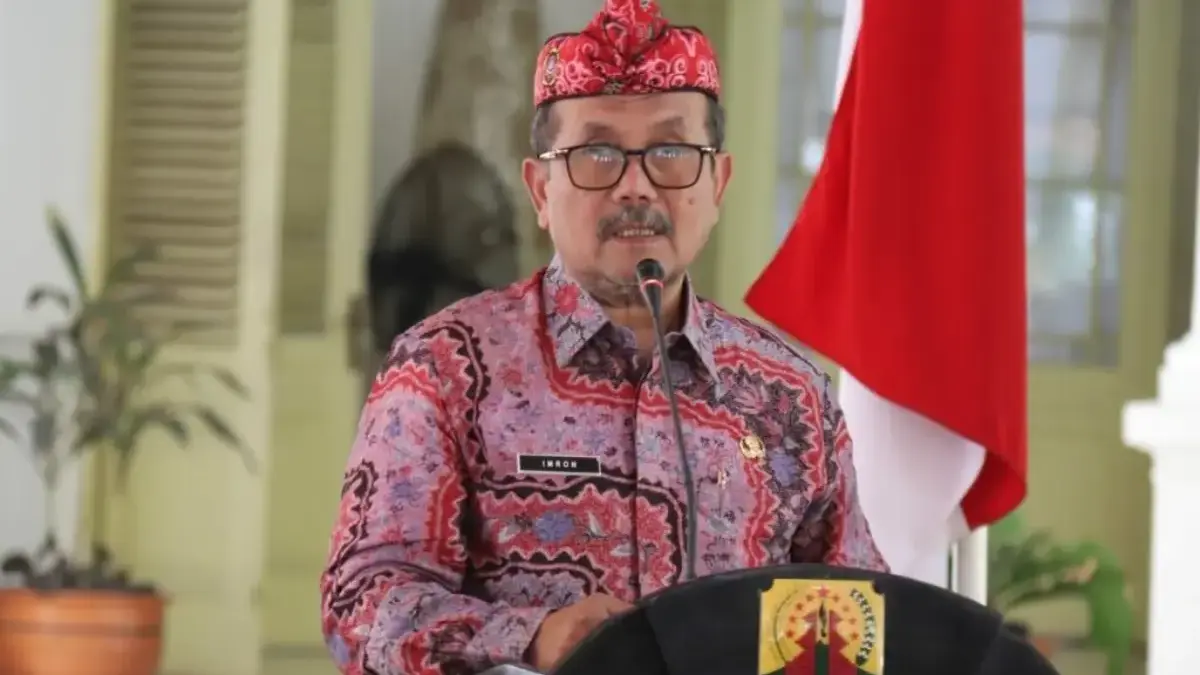Bupati Cirebon Drs H Imron MAg