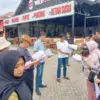 mengecek tanah di Jalan Cipto Kota Cirebon